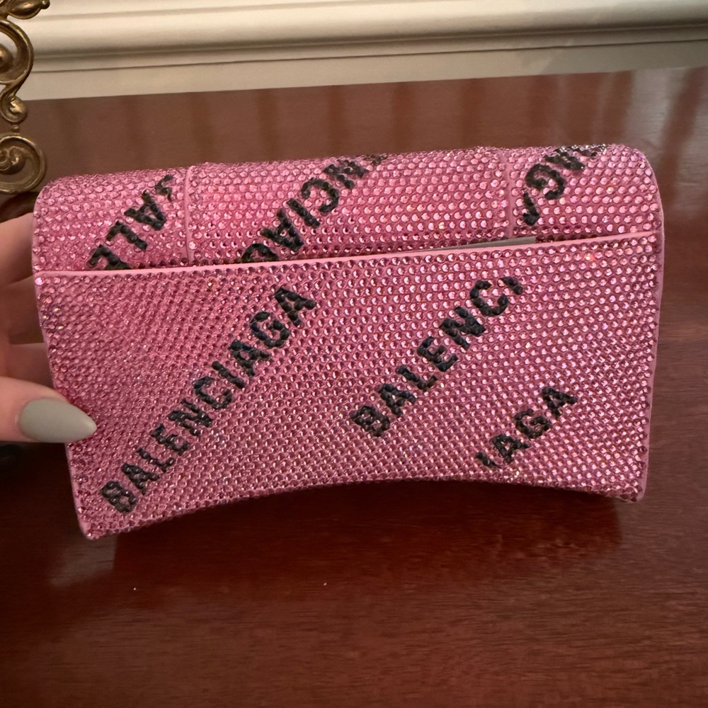 SOLD Balenciaga Pink Logo Clutch with matte black B Clasp and chain - Picture 5 of 6